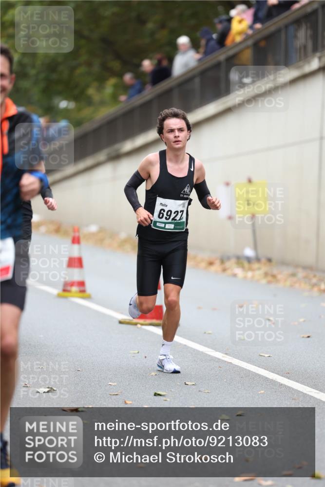 05.10.2025 - 20. swb-Marathon Bremen Michael Strokosch http://msf.ph/oto/9213083 05.10.2025 12:25:18 Laufen 6927 meine-sportfotos.de