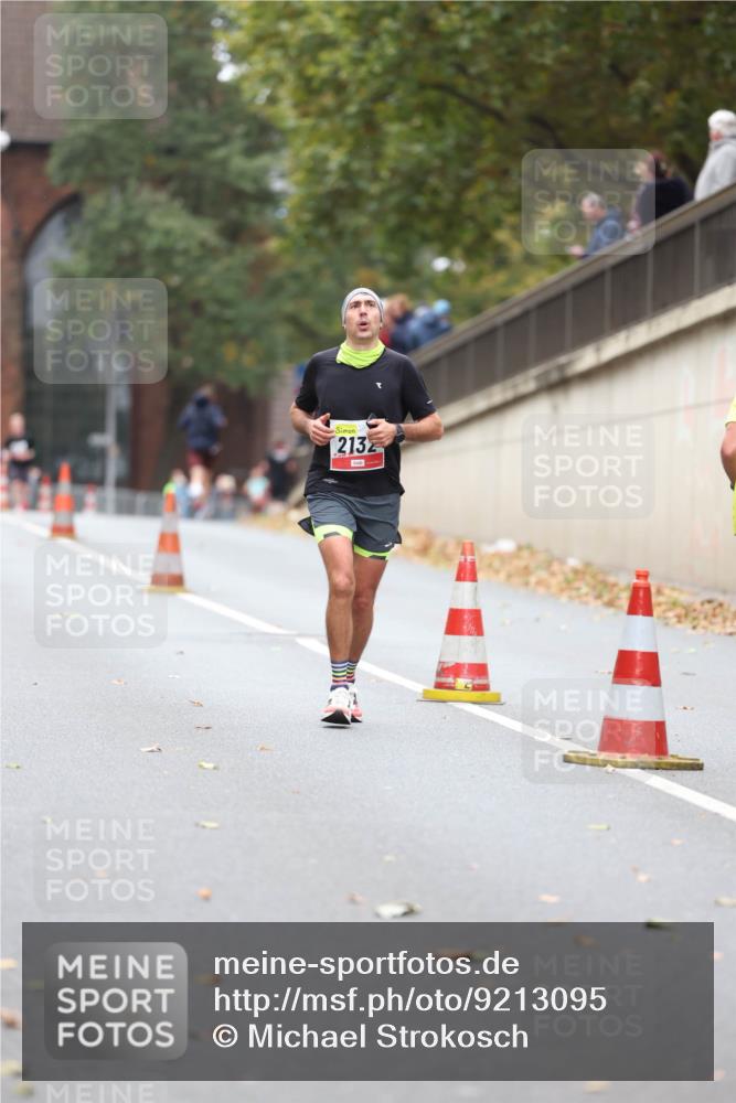 05.10.2025 - 20. swb-Marathon Bremen Michael Strokosch http://msf.ph/oto/9213095 05.10.2025 12:25:21 Laufen 2132 meine-sportfotos.de