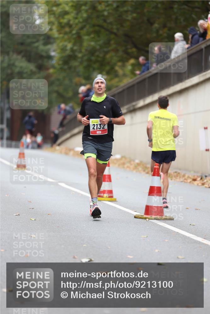 05.10.2025 - 20. swb-Marathon Bremen Michael Strokosch http://msf.ph/oto/9213100 05.10.2025 12:25:22 Laufen 2132 meine-sportfotos.de