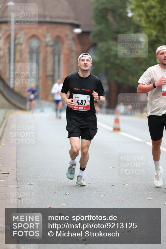 05.10.2025 - 20. swb-Marathon Bremen Michael Strokosch http://msf.ph/oto/9213125 05.10.2025 12:25:33 Laufen 481 meine-sportfotos.de