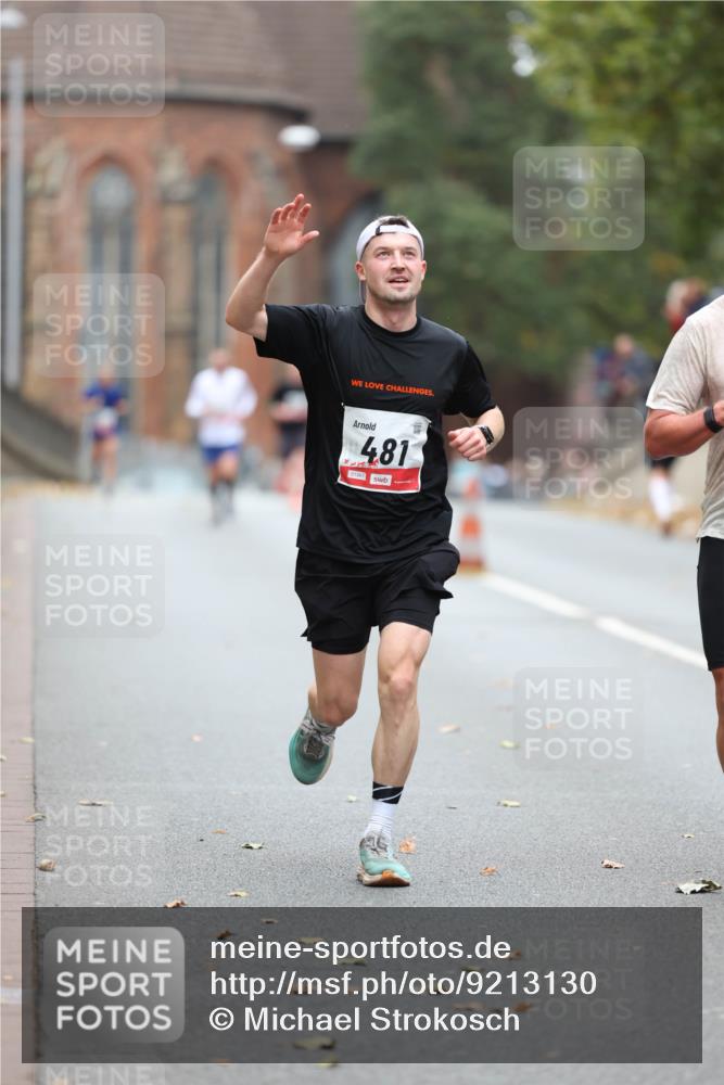 05.10.2025 - 20. swb-Marathon Bremen Michael Strokosch http://msf.ph/oto/9213130 05.10.2025 12:25:34 Laufen 481 meine-sportfotos.de
