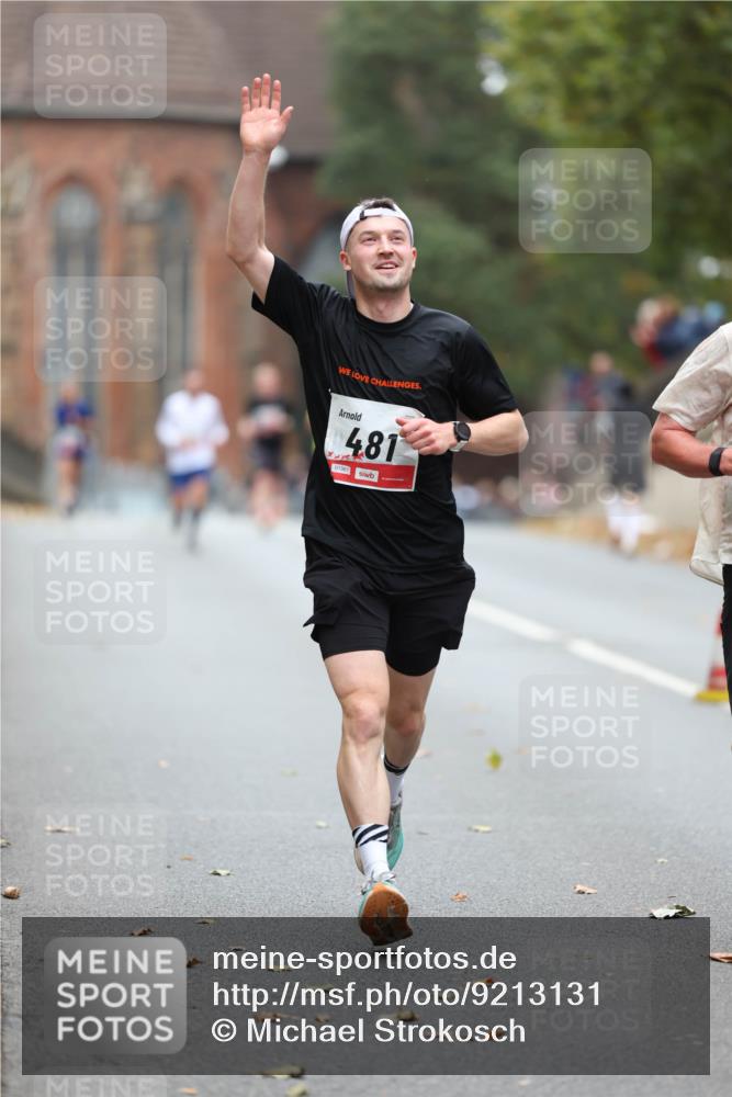 05.10.2025 - 20. swb-Marathon Bremen Michael Strokosch http://msf.ph/oto/9213131 05.10.2025 12:25:34 Laufen 481, 01367 meine-sportfotos.de