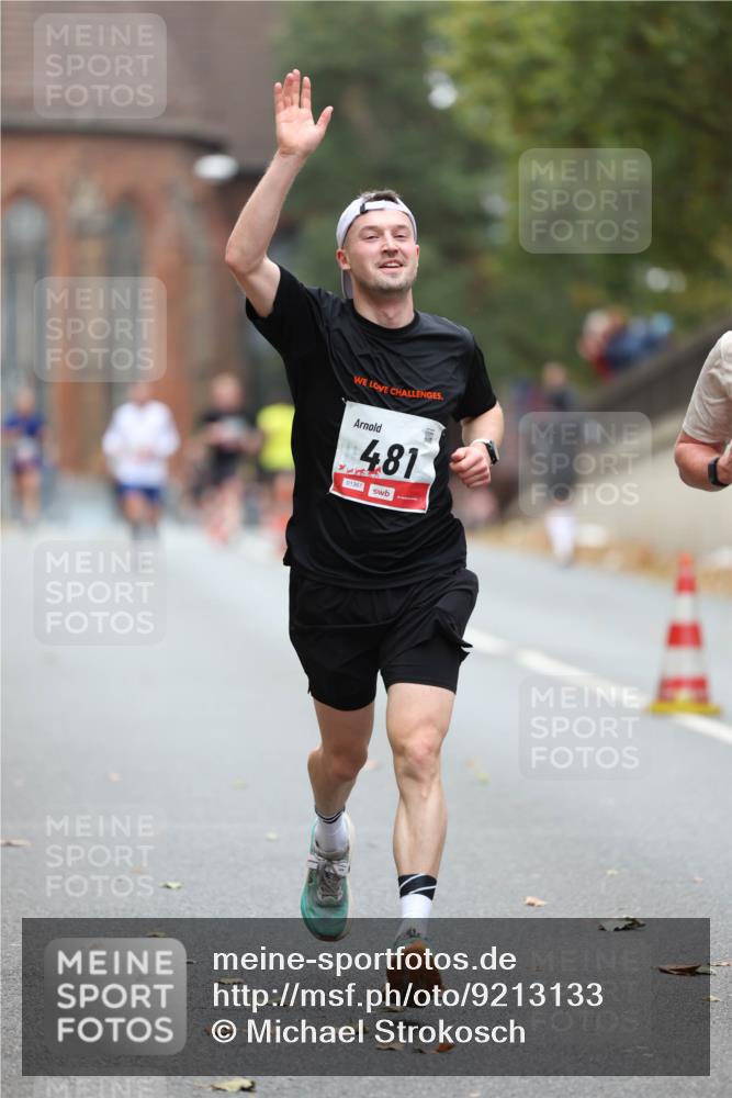 05.10.2025 - 20. swb-Marathon Bremen Michael Strokosch http://msf.ph/oto/9213133 05.10.2025 12:25:34 Laufen 481, 01367 meine-sportfotos.de