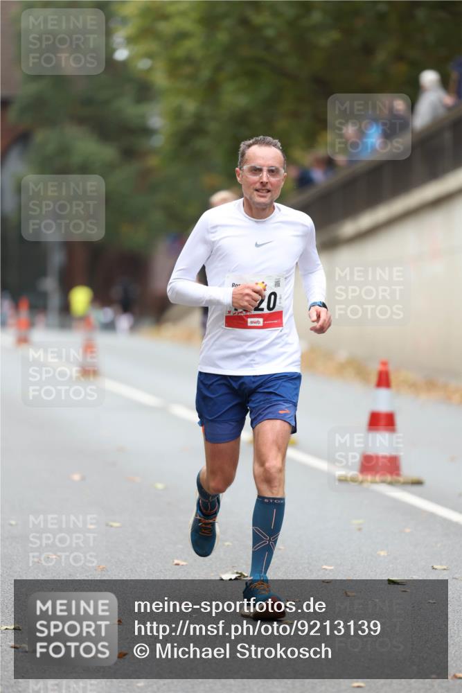 05.10.2025 - 20. swb-Marathon Bremen Michael Strokosch http://msf.ph/oto/9213139 05.10.2025 12:25:46 Laufen 20 meine-sportfotos.de