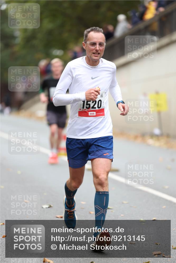 05.10.2025 - 20. swb-Marathon Bremen Michael Strokosch http://msf.ph/oto/9213145 05.10.2025 12:25:47 Laufen 1520 meine-sportfotos.de