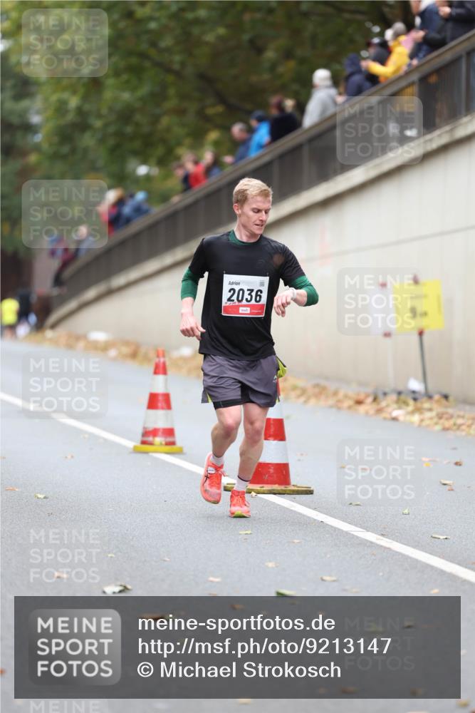05.10.2025 - 20. swb-Marathon Bremen Michael Strokosch http://msf.ph/oto/9213147 05.10.2025 12:25:48 Laufen 554, 2036, 9 meine-sportfotos.de