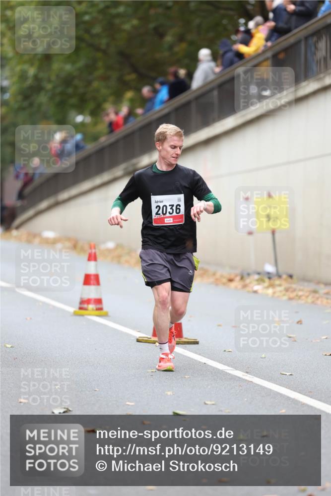 05.10.2025 - 20. swb-Marathon Bremen Michael Strokosch http://msf.ph/oto/9213149 05.10.2025 12:25:48 Laufen 2036 meine-sportfotos.de