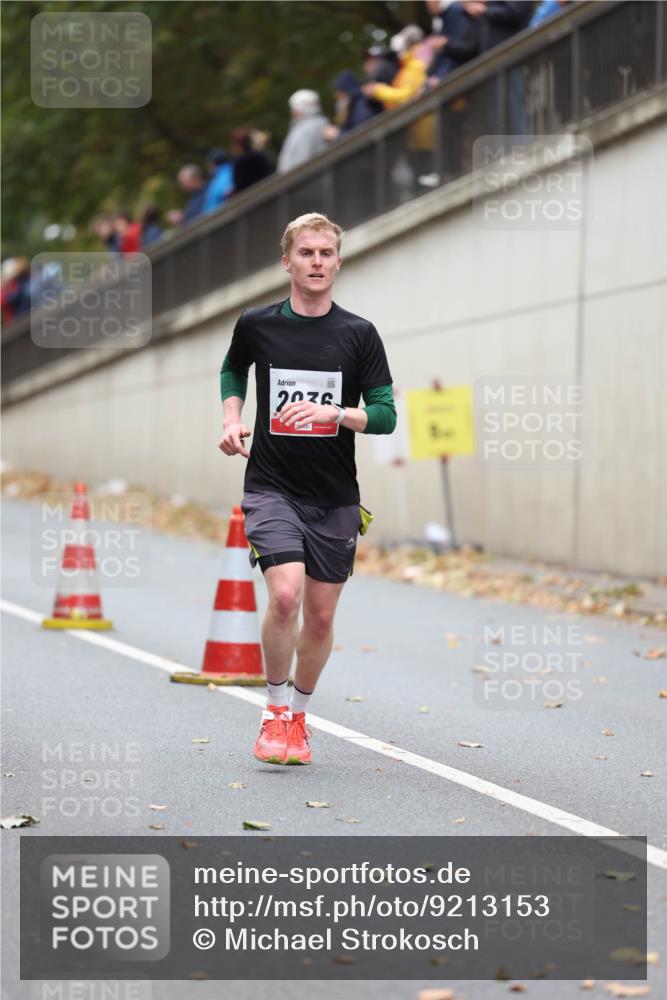 05.10.2025 - 20. swb-Marathon Bremen Michael Strokosch http://msf.ph/oto/9213153 05.10.2025 12:25:49 Laufen  meine-sportfotos.de