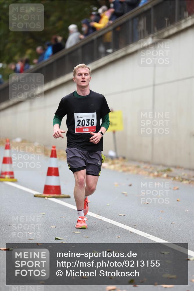 05.10.2025 - 20. swb-Marathon Bremen Michael Strokosch http://msf.ph/oto/9213155 05.10.2025 12:25:49 Laufen 2036 meine-sportfotos.de