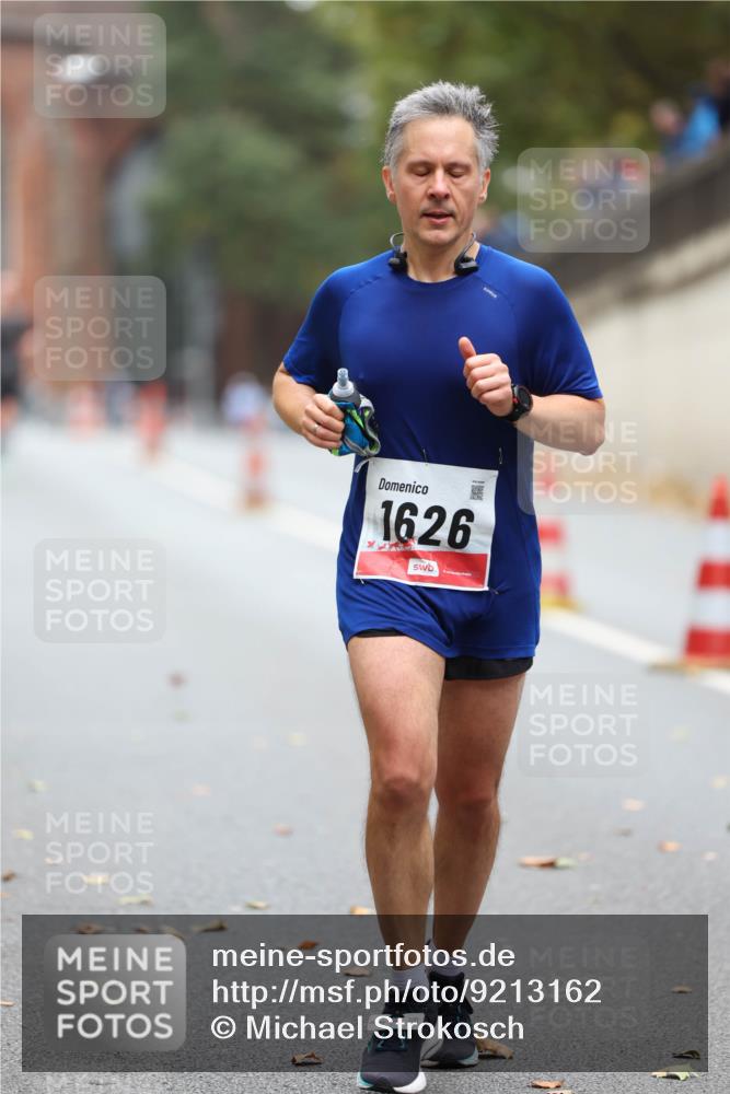 05.10.2025 - 20. swb-Marathon Bremen Michael Strokosch http://msf.ph/oto/9213162 05.10.2025 12:25:51 Laufen 1626 meine-sportfotos.de