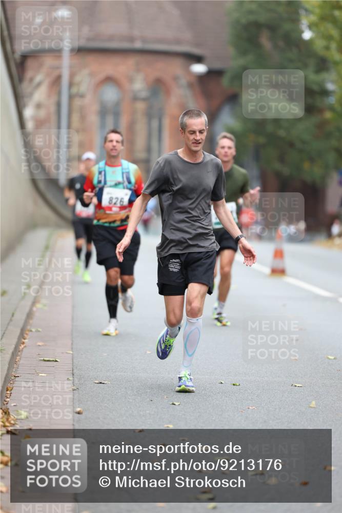 05.10.2025 - 20. swb-Marathon Bremen Michael Strokosch http://msf.ph/oto/9213176 05.10.2025 12:26:00 Laufen 826 meine-sportfotos.de