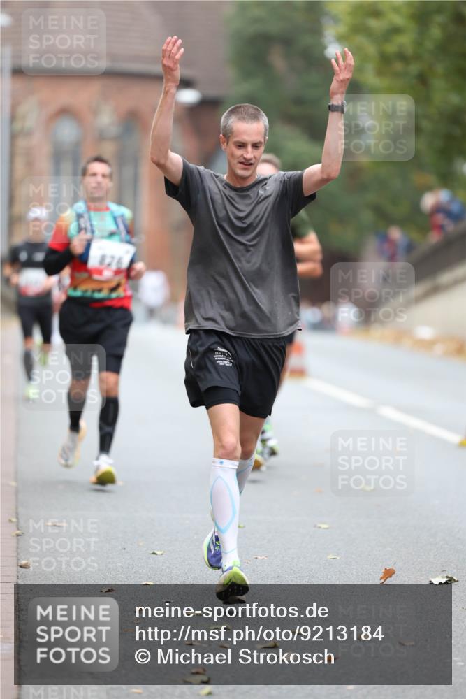 05.10.2025 - 20. swb-Marathon Bremen Michael Strokosch http://msf.ph/oto/9213184 05.10.2025 12:26:01 Laufen  meine-sportfotos.de