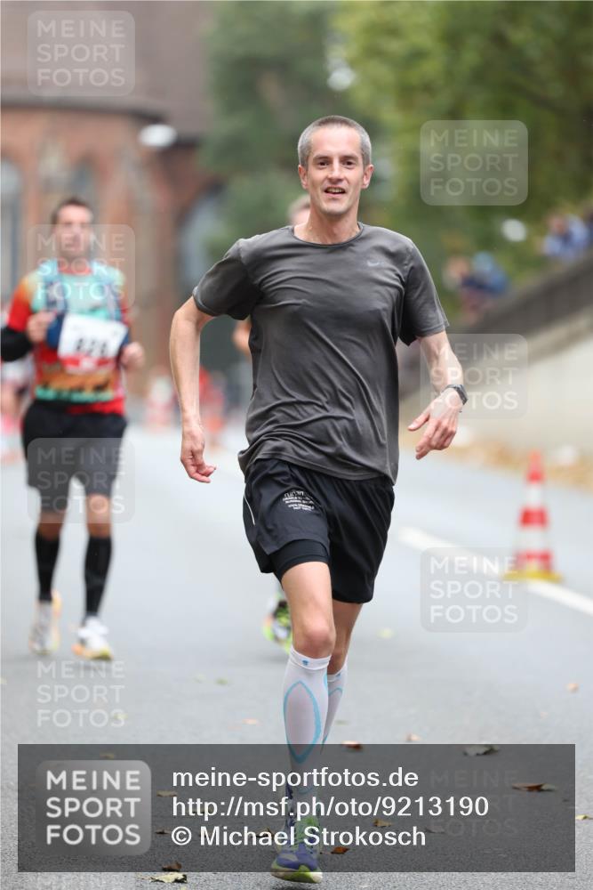 05.10.2025 - 20. swb-Marathon Bremen Michael Strokosch http://msf.ph/oto/9213190 05.10.2025 12:26:01 Laufen  meine-sportfotos.de