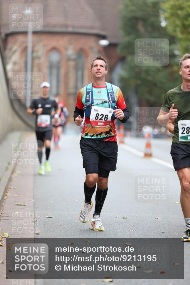 05.10.2025 - 20. swb-Marathon Bremen Michael Strokosch http://msf.ph/oto/9213195 05.10.2025 12:26:02 Laufen 826, 28 meine-sportfotos.de