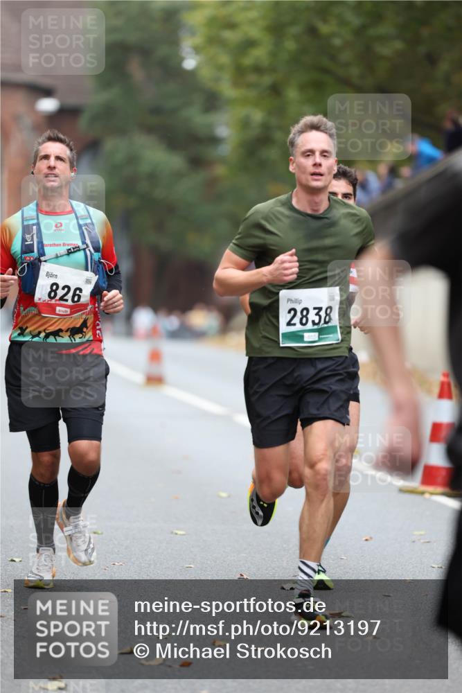 05.10.2025 - 20. swb-Marathon Bremen Michael Strokosch http://msf.ph/oto/9213197 05.10.2025 12:26:03 Laufen 826, 2838 meine-sportfotos.de