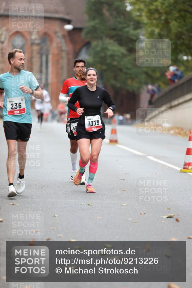 05.10.2025 - 20. swb-Marathon Bremen Michael Strokosch http://msf.ph/oto/9213226 05.10.2025 12:26:11 Laufen 236, 1379 meine-sportfotos.de