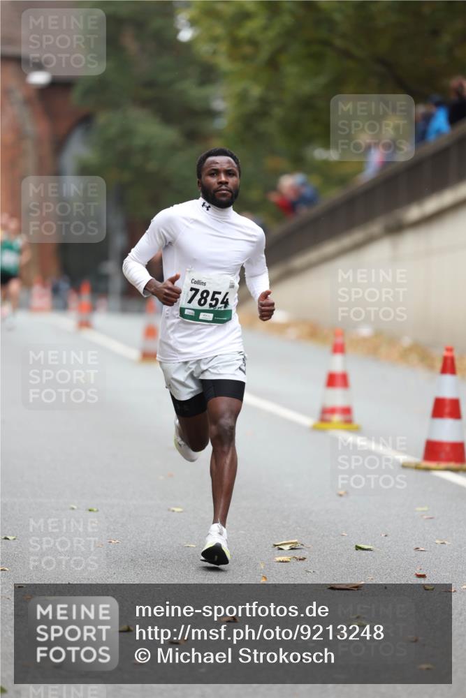 05.10.2025 - 20. swb-Marathon Bremen Michael Strokosch http://msf.ph/oto/9213248 05.10.2025 12:26:20 Laufen 7854 meine-sportfotos.de