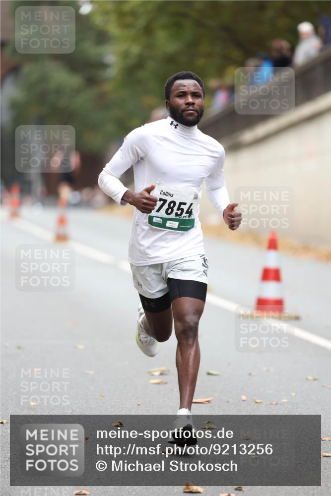 05.10.2025 - 20. swb-Marathon Bremen Michael Strokosch http://msf.ph/oto/9213256 05.10.2025 12:26:20 Laufen 7854 meine-sportfotos.de