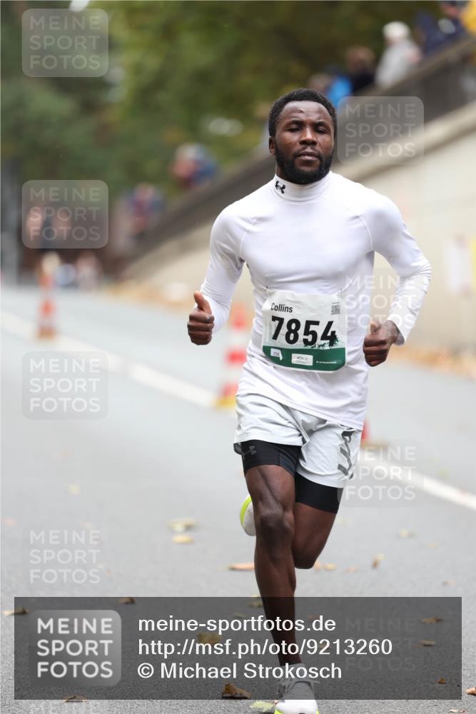 05.10.2025 - 20. swb-Marathon Bremen Michael Strokosch http://msf.ph/oto/9213260 05.10.2025 12:26:21 Laufen 7854 meine-sportfotos.de