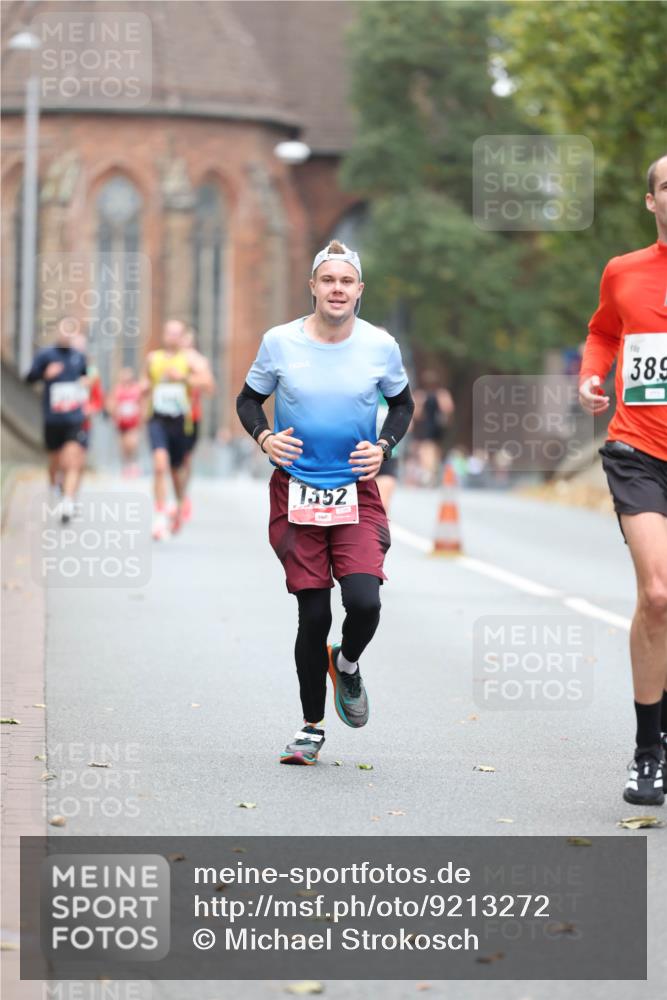 05.10.2025 - 20. swb-Marathon Bremen Michael Strokosch http://msf.ph/oto/9213272 05.10.2025 12:26:25 Laufen 389, 1552 meine-sportfotos.de