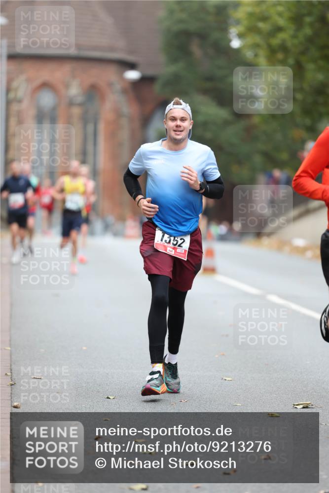 05.10.2025 - 20. swb-Marathon Bremen Michael Strokosch http://msf.ph/oto/9213276 05.10.2025 12:26:25 Laufen 7352, 01386 meine-sportfotos.de