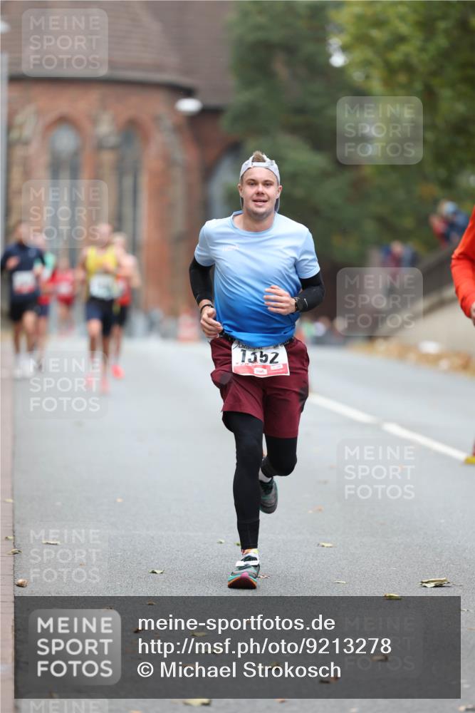 05.10.2025 - 20. swb-Marathon Bremen Michael Strokosch http://msf.ph/oto/9213278 05.10.2025 12:26:25 Laufen 1552 meine-sportfotos.de