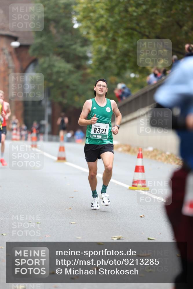 05.10.2025 - 20. swb-Marathon Bremen Michael Strokosch http://msf.ph/oto/9213285 05.10.2025 12:26:28 Laufen 8321 meine-sportfotos.de