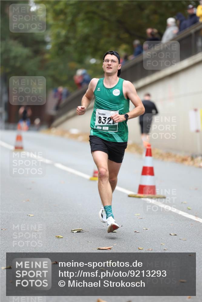 05.10.2025 - 20. swb-Marathon Bremen Michael Strokosch http://msf.ph/oto/9213293 05.10.2025 12:26:29 Laufen 832 meine-sportfotos.de