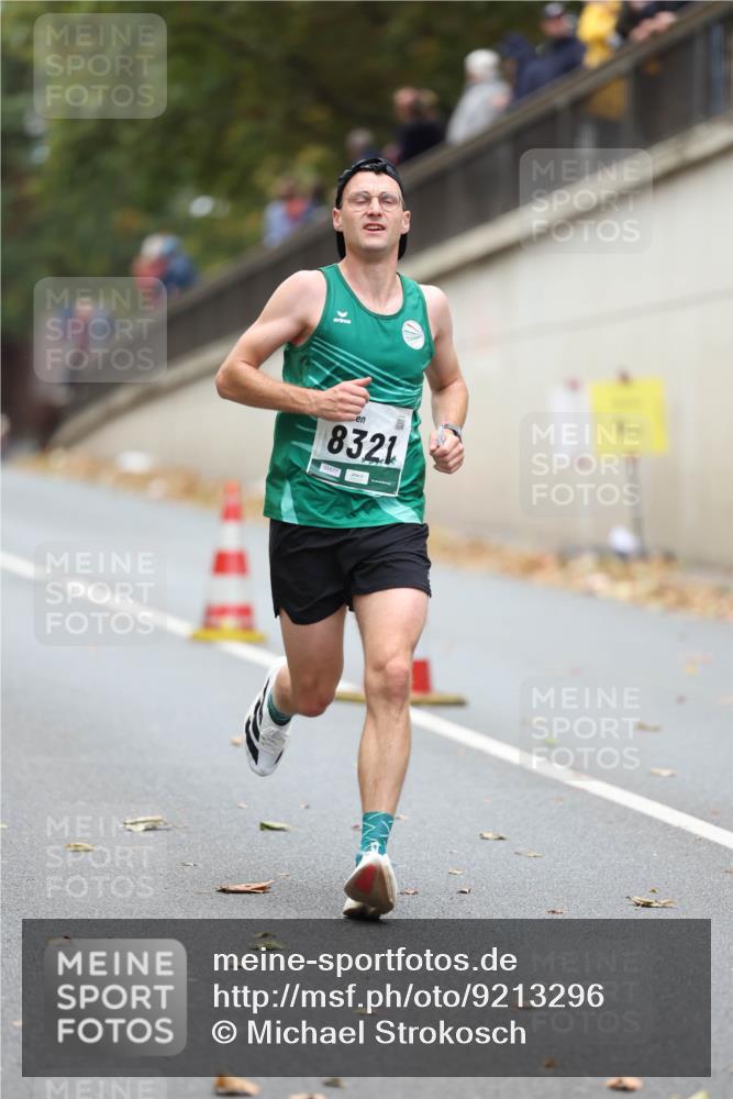 05.10.2025 - 20. swb-Marathon Bremen Michael Strokosch http://msf.ph/oto/9213296 05.10.2025 12:26:29 Laufen 8321, 05577 meine-sportfotos.de