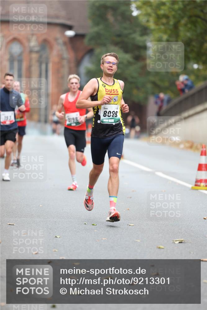 05.10.2025 - 20. swb-Marathon Bremen Michael Strokosch http://msf.ph/oto/9213301 05.10.2025 12:26:30 Laufen 193, 3198, 8099 meine-sportfotos.de