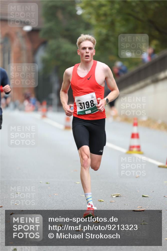 05.10.2025 - 20. swb-Marathon Bremen Michael Strokosch http://msf.ph/oto/9213323 05.10.2025 12:26:33 Laufen 3198 meine-sportfotos.de