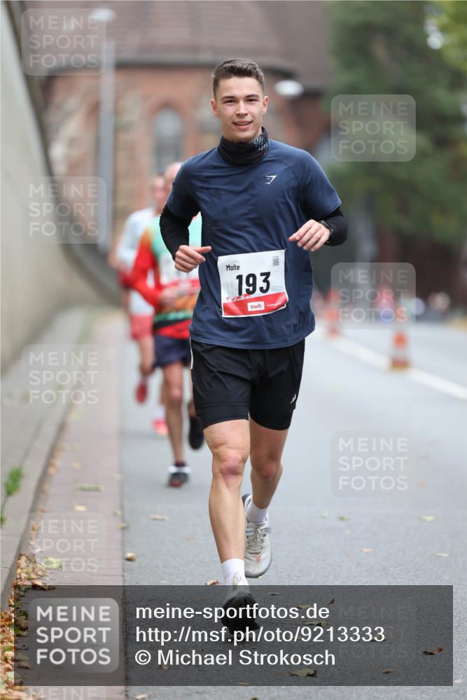 05.10.2025 - 20. swb-Marathon Bremen Michael Strokosch http://msf.ph/oto/9213333 05.10.2025 12:26:35 Laufen 193 meine-sportfotos.de
