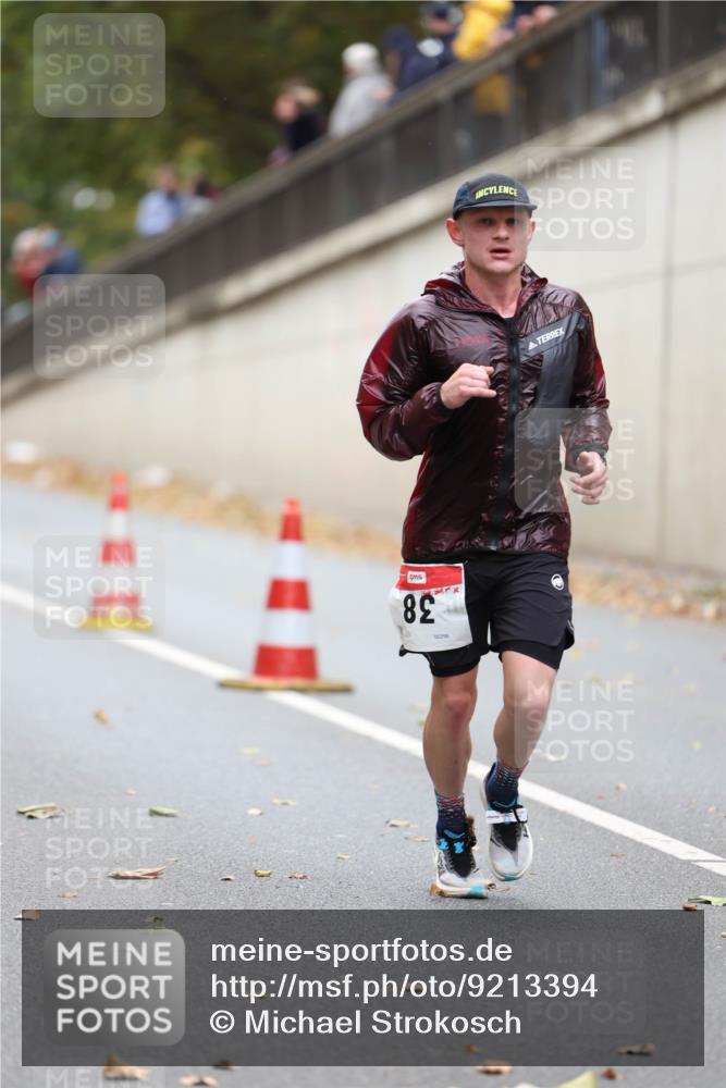 05.10.2025 - 20. swb-Marathon Bremen Michael Strokosch http://msf.ph/oto/9213394 05.10.2025 12:26:58 Laufen 82, 00256 meine-sportfotos.de