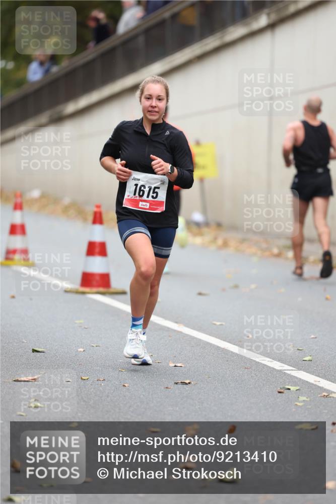 05.10.2025 - 20. swb-Marathon Bremen Michael Strokosch http://msf.ph/oto/9213410 05.10.2025 12:27:02 Laufen 1615 meine-sportfotos.de