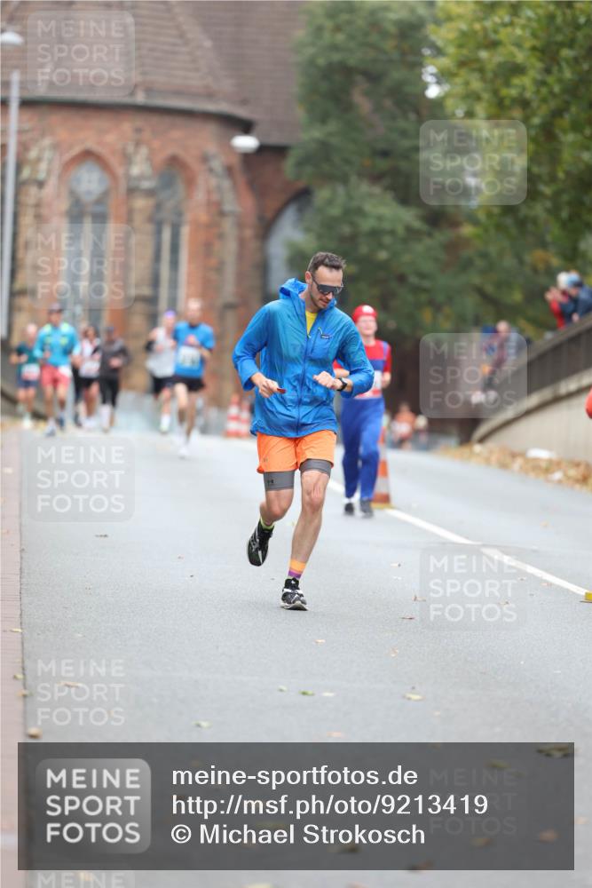05.10.2025 - 20. swb-Marathon Bremen Michael Strokosch http://msf.ph/oto/9213419 05.10.2025 12:27:05 Laufen  meine-sportfotos.de
