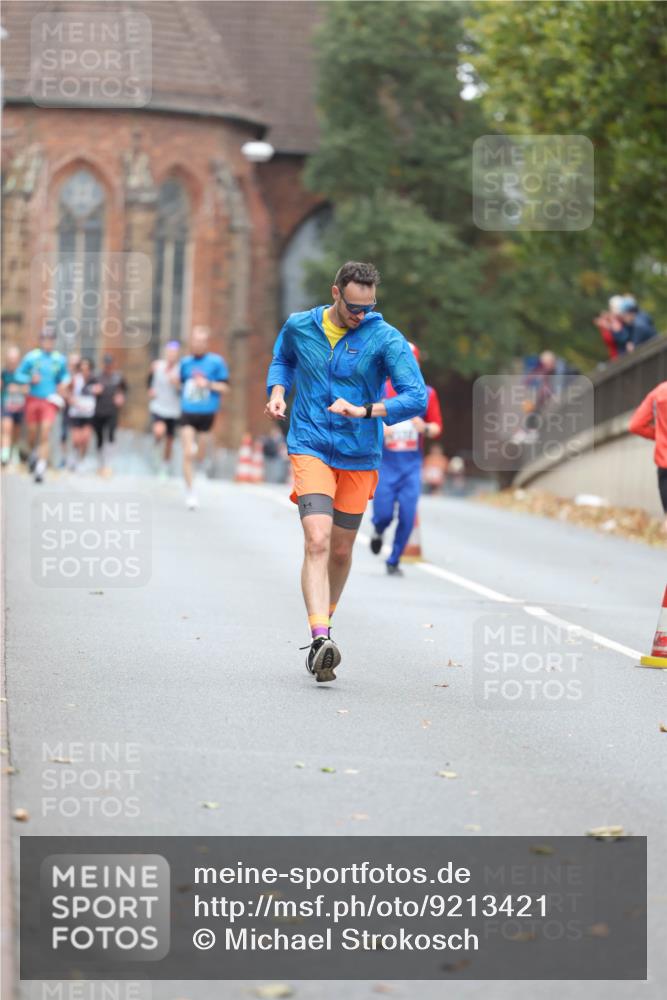 05.10.2025 - 20. swb-Marathon Bremen Michael Strokosch http://msf.ph/oto/9213421 05.10.2025 12:27:05 Laufen  meine-sportfotos.de