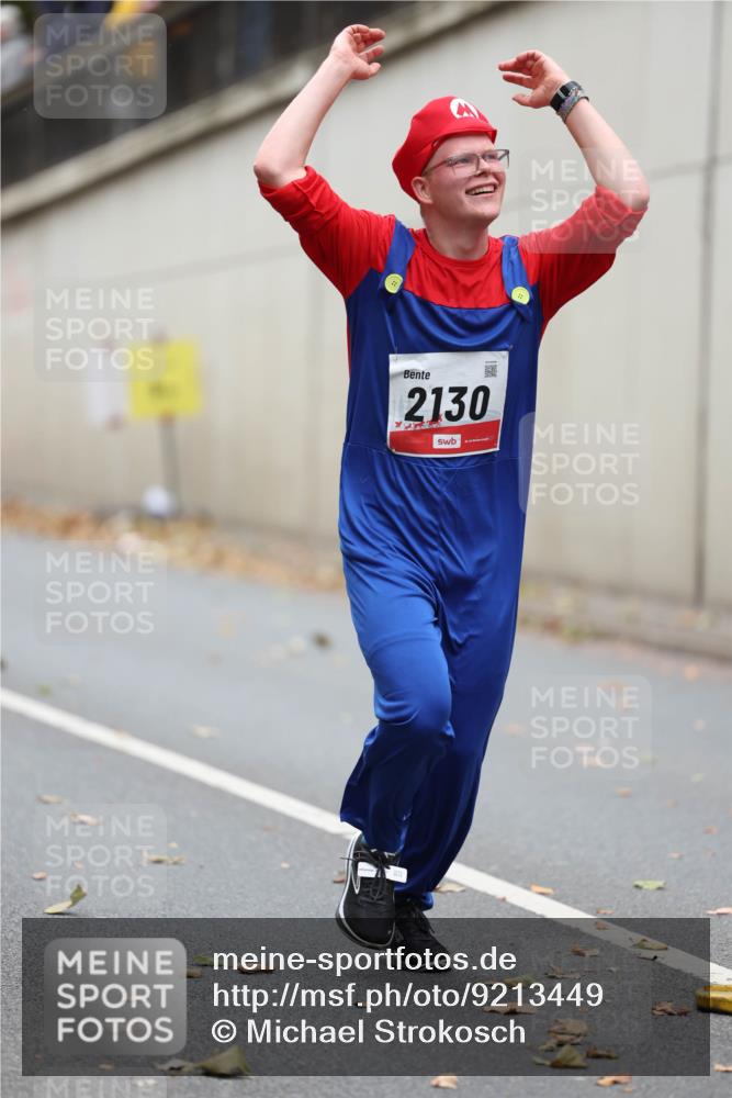 05.10.2025 - 20. swb-Marathon Bremen Michael Strokosch http://msf.ph/oto/9213449 05.10.2025 12:27:13 Laufen 2130 meine-sportfotos.de
