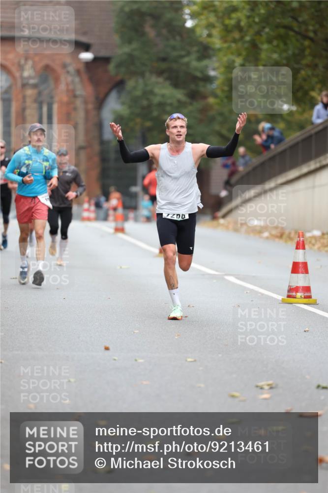 05.10.2025 - 20. swb-Marathon Bremen Michael Strokosch http://msf.ph/oto/9213461 05.10.2025 12:27:16 Laufen 200 meine-sportfotos.de