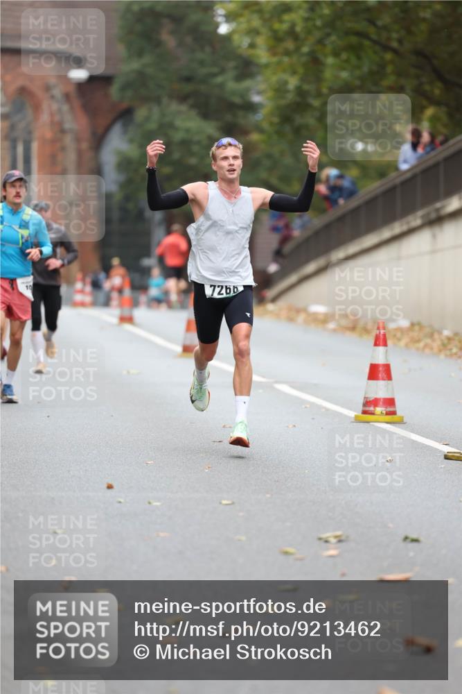 05.10.2025 - 20. swb-Marathon Bremen Michael Strokosch http://msf.ph/oto/9213462 05.10.2025 12:27:16 Laufen 10, 72 meine-sportfotos.de