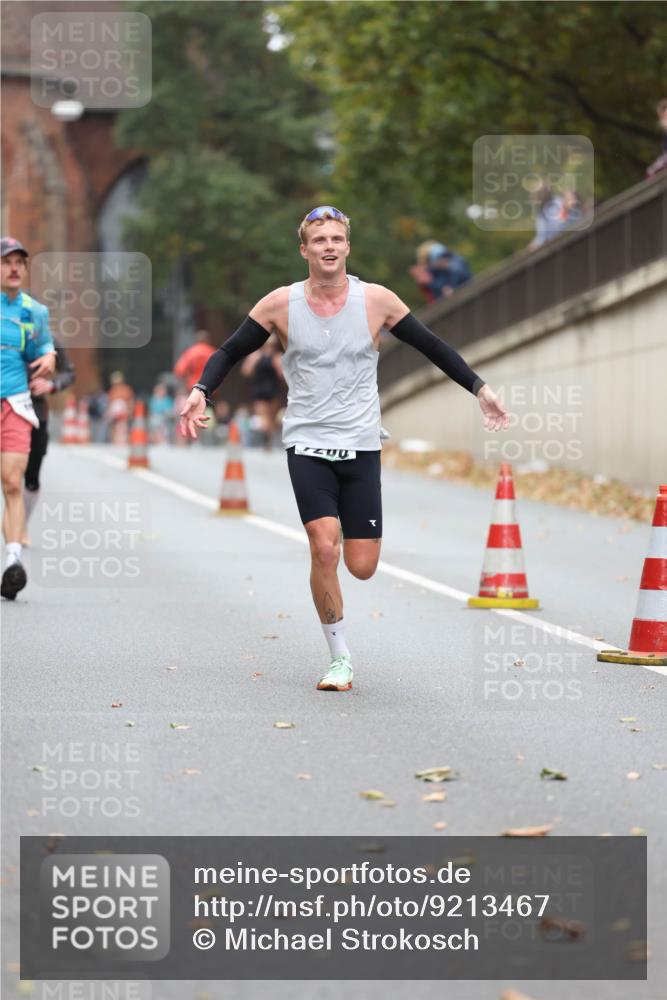 05.10.2025 - 20. swb-Marathon Bremen Michael Strokosch http://msf.ph/oto/9213467 05.10.2025 12:27:17 Laufen 002 meine-sportfotos.de