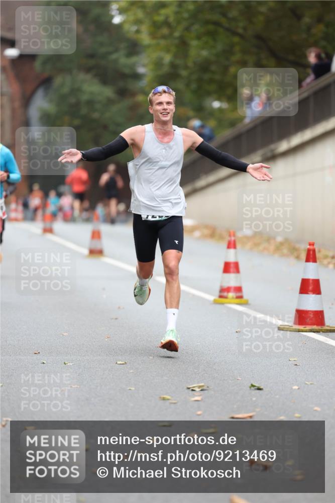 05.10.2025 - 20. swb-Marathon Bremen Michael Strokosch http://msf.ph/oto/9213469 05.10.2025 12:27:17 Laufen  meine-sportfotos.de
