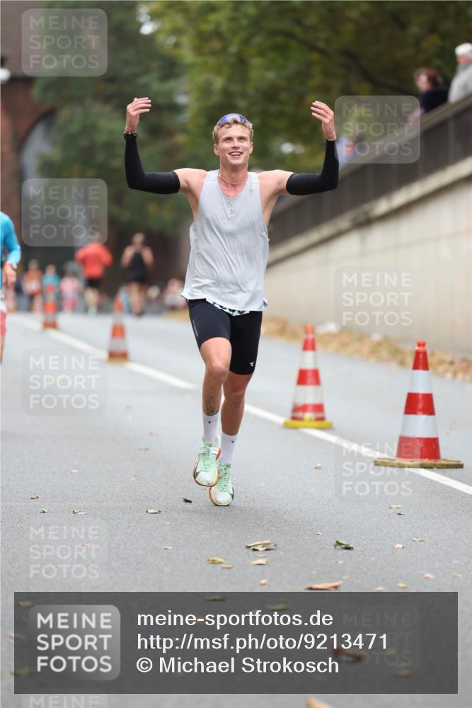 05.10.2025 - 20. swb-Marathon Bremen Michael Strokosch http://msf.ph/oto/9213471 05.10.2025 12:27:17 Laufen  meine-sportfotos.de