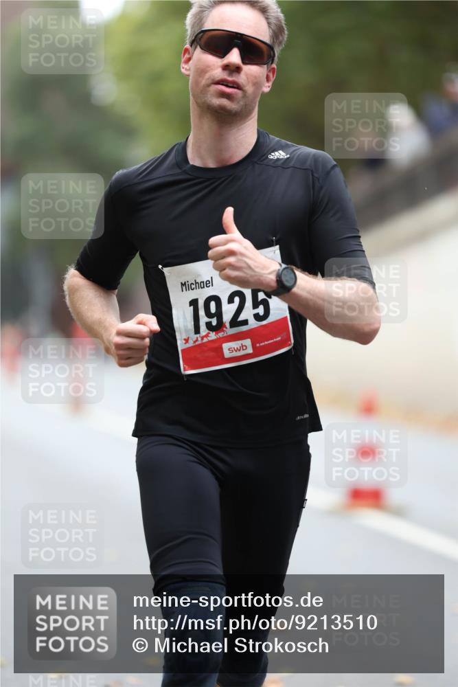 05.10.2025 - 20. swb-Marathon Bremen Michael Strokosch http://msf.ph/oto/9213510 05.10.2025 12:27:26 Laufen 1925 meine-sportfotos.de