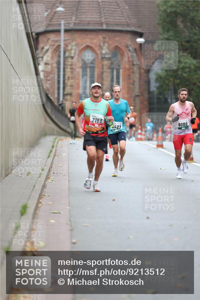 05.10.2025 - 20. swb-Marathon Bremen Michael Strokosch http://msf.ph/oto/9213512 05.10.2025 12:27:39 Laufen 2169, 5423, 9080 meine-sportfotos.de