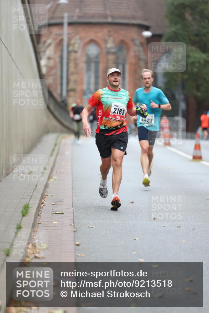 05.10.2025 - 20. swb-Marathon Bremen Michael Strokosch http://msf.ph/oto/9213518 05.10.2025 12:27:41 Laufen 20, 2169, 5423 meine-sportfotos.de