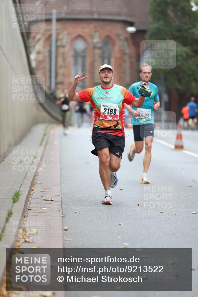 05.10.2025 - 20. swb-Marathon Bremen Michael Strokosch http://msf.ph/oto/9213522 05.10.2025 12:27:41 Laufen 20, 2169, 5423 meine-sportfotos.de
