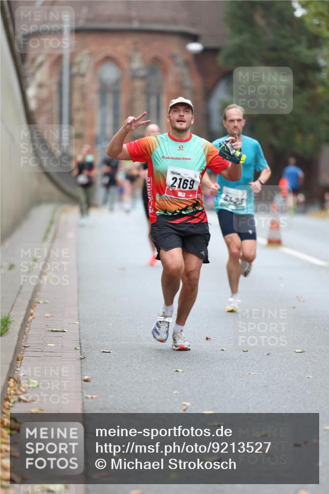 05.10.2025 - 20. swb-Marathon Bremen Michael Strokosch http://msf.ph/oto/9213527 05.10.2025 12:27:41 Laufen 20, 2169, 1, 23 meine-sportfotos.de