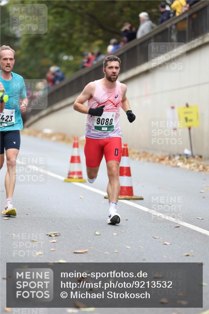 05.10.2025 - 20. swb-Marathon Bremen Michael Strokosch http://msf.ph/oto/9213532 05.10.2025 12:27:42 Laufen 423, 9080 meine-sportfotos.de