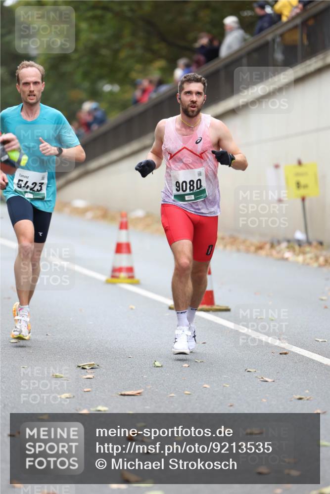 05.10.2025 - 20. swb-Marathon Bremen Michael Strokosch http://msf.ph/oto/9213535 05.10.2025 12:27:43 Laufen 8, 5423, 9080 meine-sportfotos.de