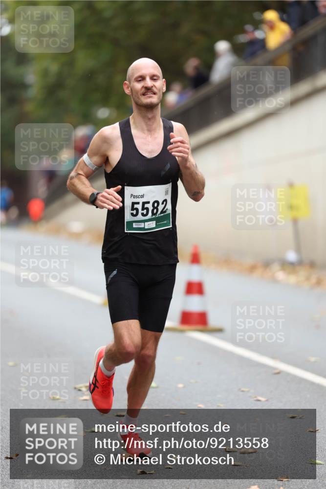 05.10.2025 - 20. swb-Marathon Bremen Michael Strokosch http://msf.ph/oto/9213558 05.10.2025 12:27:46 Laufen 5582, 05047 meine-sportfotos.de